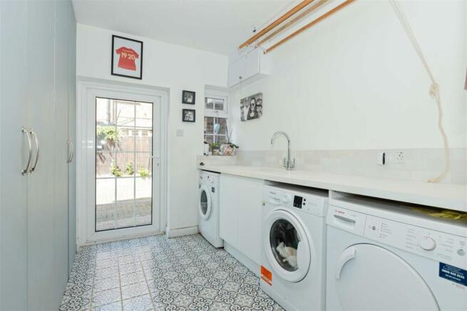 For Sale by Aspire Residential - Offington Lane