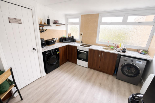 KITCHEN.png