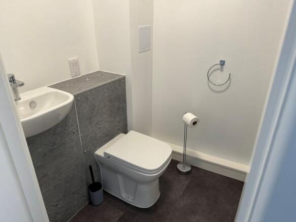 ensuite resized.jpg