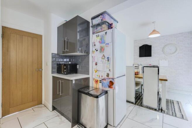 2 bed Semi-Detached for sale Image 6