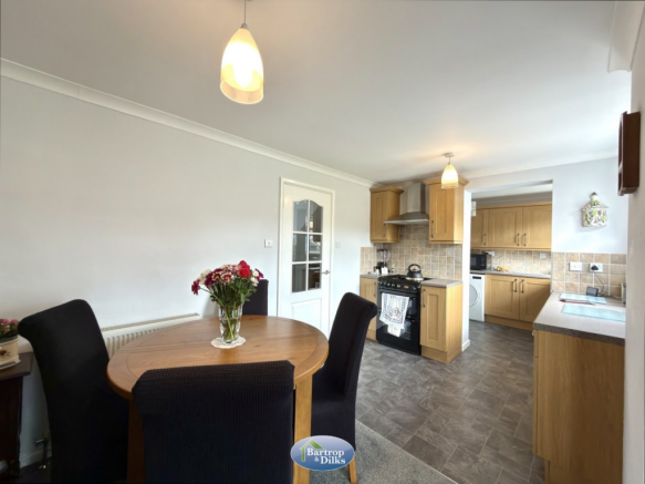 3 bed Semi-Detached for sale Image 10