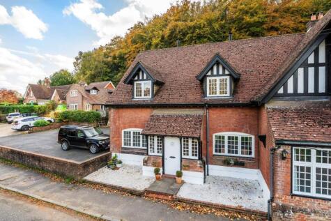 2 St. Marys Cottages, Holmbury St. Mary, Dorking, Surrey, RH5 6PD