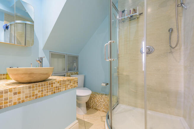 Ensuite to Master...