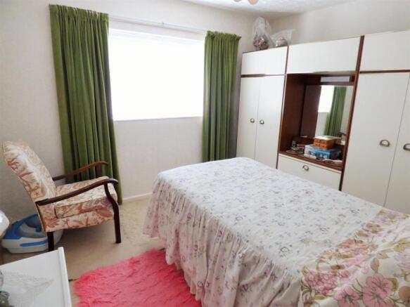 BEDROOM 2