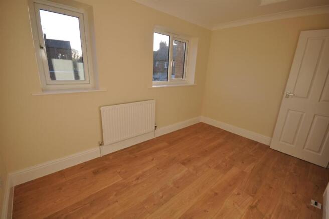 2 bed Town House to rent Image 10