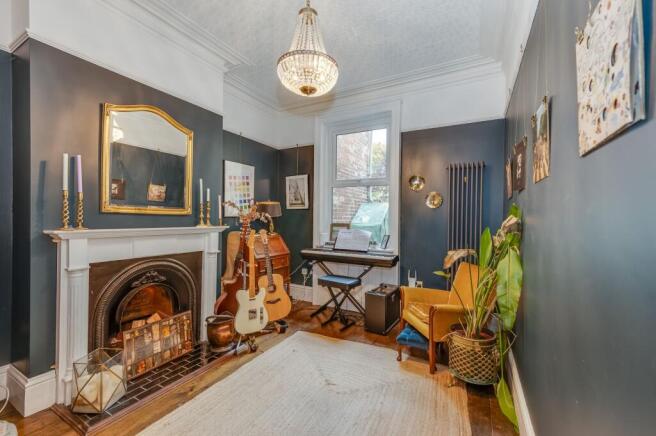 KITCHEN, DINING ROOM AND LOUNGE