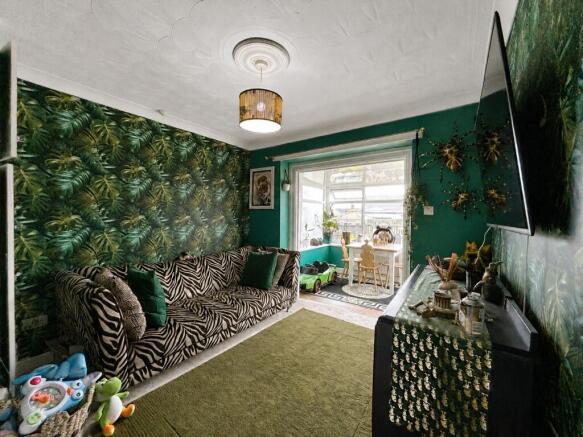 2 bed Bungalow for sale Image 3