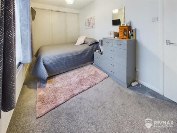 Bedroom 1.jpg
