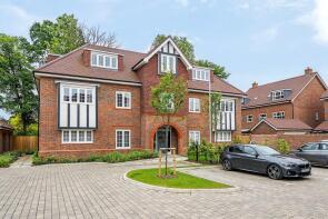 Flat 1, Bloomsbury House, Albright Gardens, Walton-on-thames KT12 1JQ