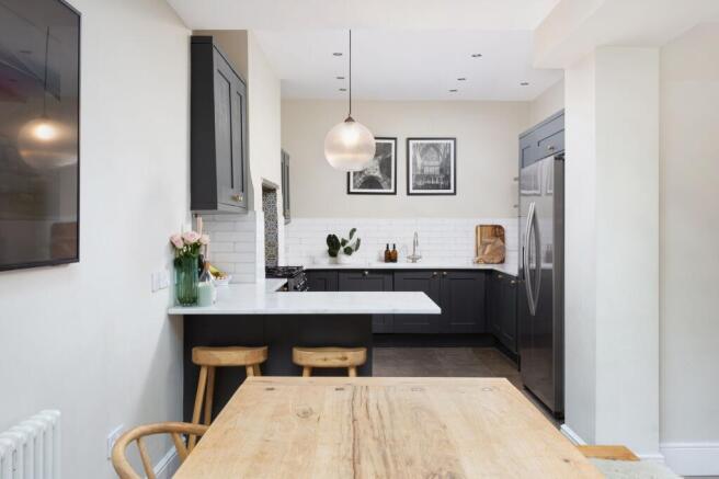 4 bed Town House for sale Image 5