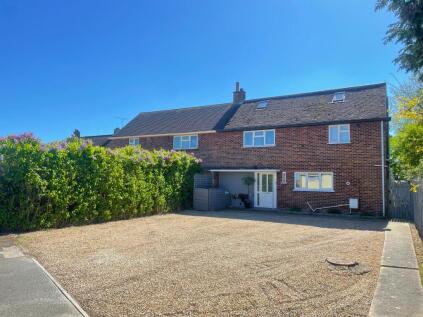 White Horse Avenue, Halstead