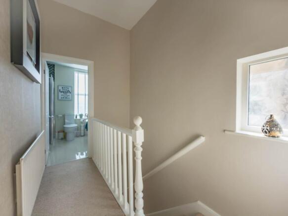 4 bed Semi-Detached for sale Image 12