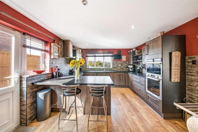 Kitchen Diner 2.jpg