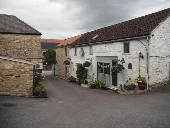 8 bed House for sale Image 5