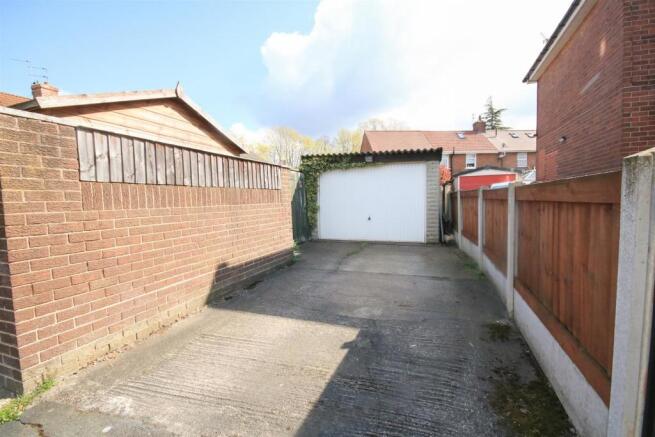 DETACHED GARAGE