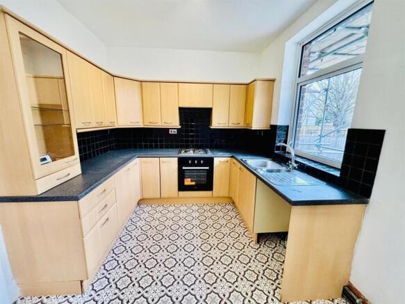 Dining Kitchen: