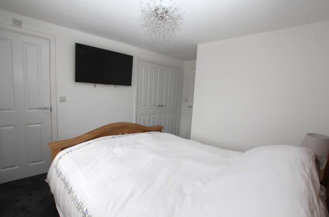 Master bedroom to...