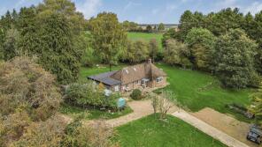 Poppetts Farm, Beacon Road, Berkhamsted HP4 1NF