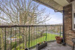 5, Lee Bank, Grove Hill, Brighton BN2 9NH