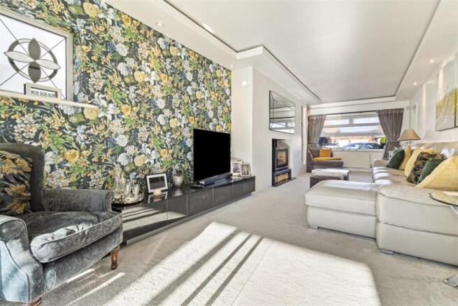 33 Alinora Crescent-017.JPG