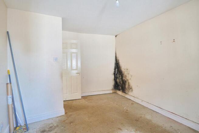 1A Windsor Close, Bovington, Wareham, Dorset BH20 6HZ