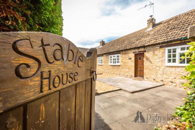 4 Manor Farm, Apethorpe, PE8 5DP-7.jpg