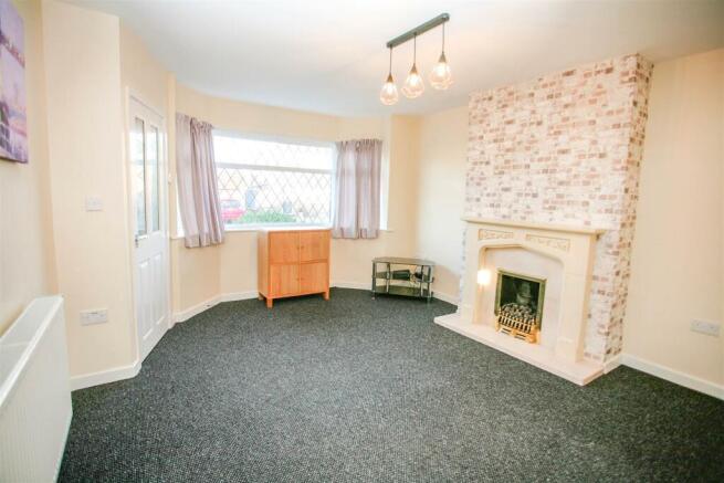 BAY FRONTED LOUNGE