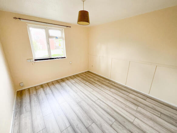 Flat 3
30 Saint Brides Gardens, Newport, NP20 3AU photo 4