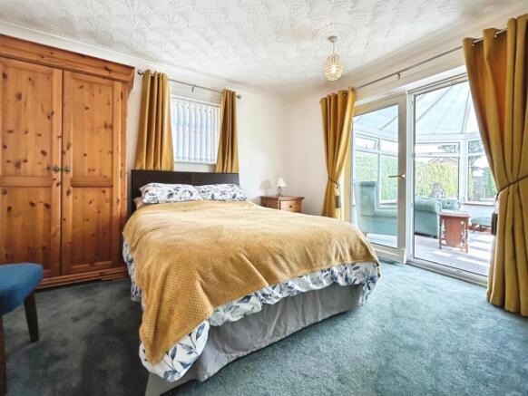 3 bed Detached Bungalow for sale Image 9