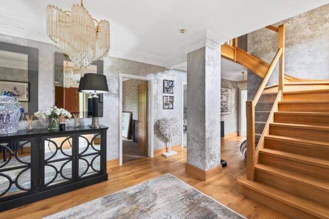4 bed Detached for sale Image 7