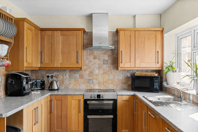 4 bed Detached for sale Image 6
