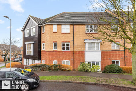 DANIEL THOMAS | Plomer Avenue, Hoddesdon, EN11