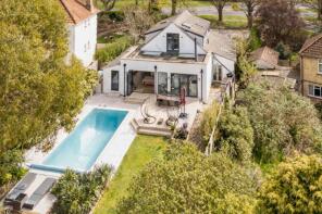 51, Surrenden Crescent, Brighton BN1 6WE