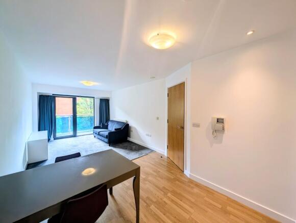 1 bed Flat to rent Image 4