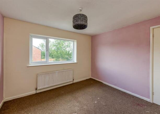 10 Lime Tree Gardens-bed2.jpg