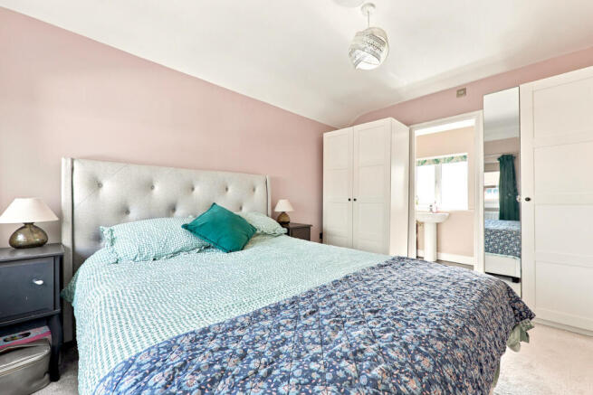 3 bed Semi-Detached for sale Image 11