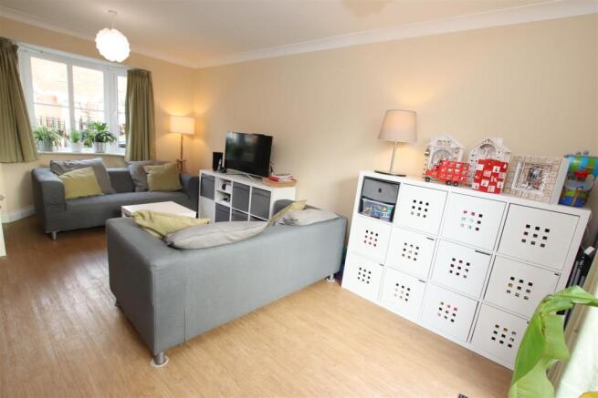 Living Room B.JPG