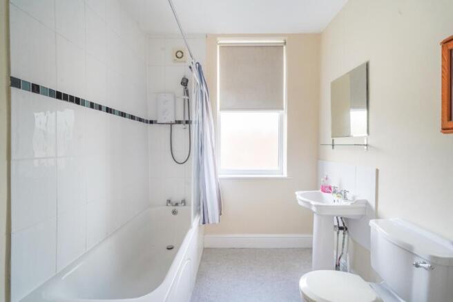 2 bed Flat for sale Image 5