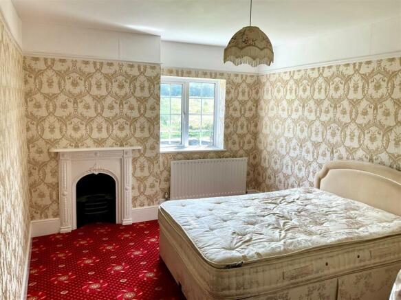 bedroom 4.jpg