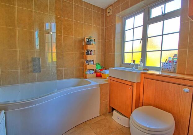 Family Bathroom.jpg