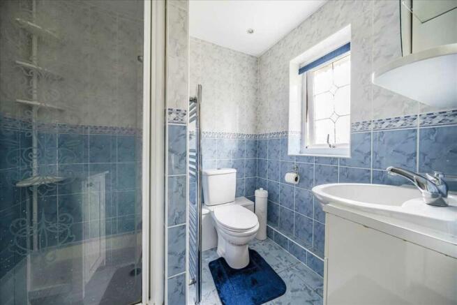 EN SUITE