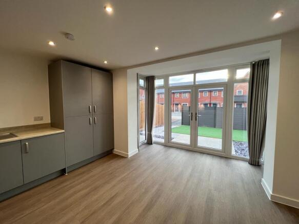 Andover 4 bed (14).jpg