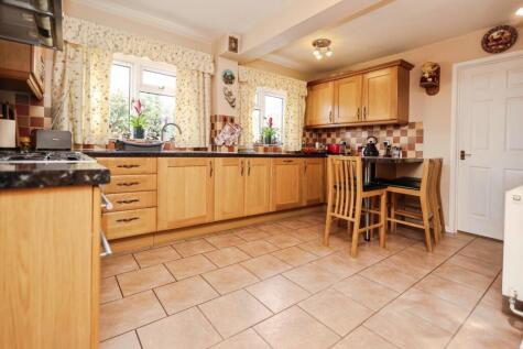 Bullfinch Close, Worcester, Worcestershire, WR5