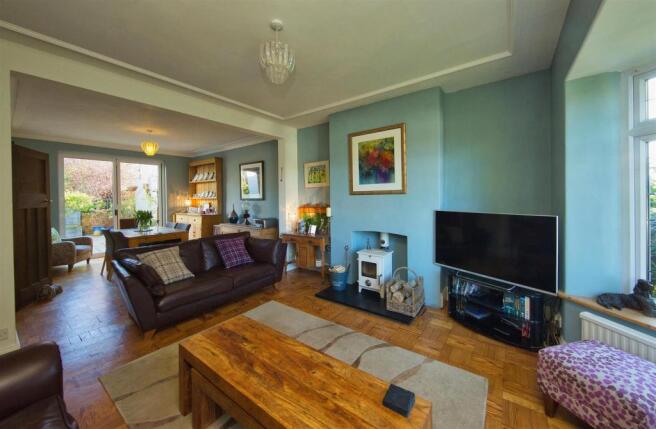 18 Lady Mary Rd 2300.jpg