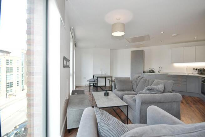 3 bed Apartment for sale Image 6