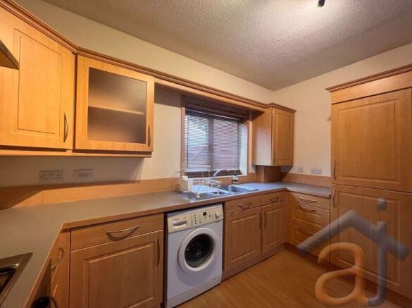 Kitchen - Photo 2