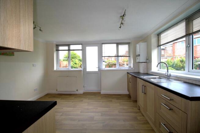 3 bed Semi-Detached for sale Image 7