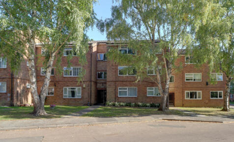 Aysgarth Close, Harpenden, Hertfordshire, AL5