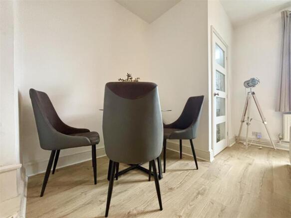 2 bed Terraced for sale Image 8