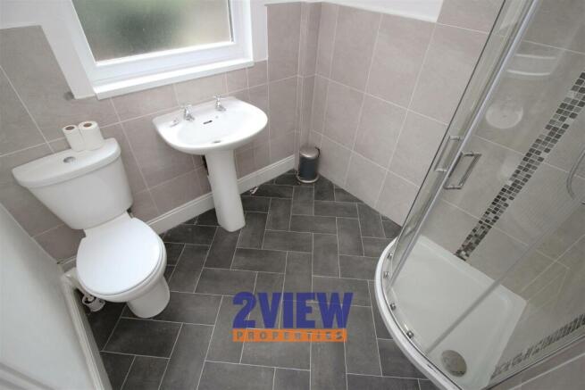 7 bed House to rent Image 11